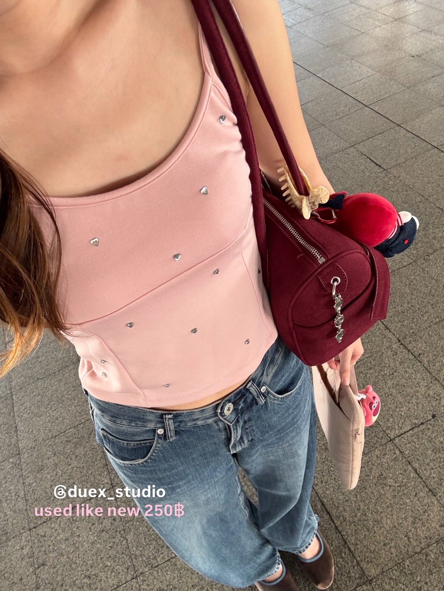 used_by_jinnie's tweet photo. ส่งต่อเสื้อกล้ามหัวใจเพชร crush tank top แบรนด์ duex studio สีชมพู🩷🎀🧞‍♀️

สภาพ: 80% ใส่ 3-4 ครั้ง
ขนาด: SM อก 31“-34”
ราคา: 190 รวมส่ง (จาก 490)

#duexstudioส่งต่อ #duexstudio #เสื้อผ้ามือสอง #ส่งต่อเสื้อผ้า #โล้ะตู้ https://t.co/9b3Q0nO975
