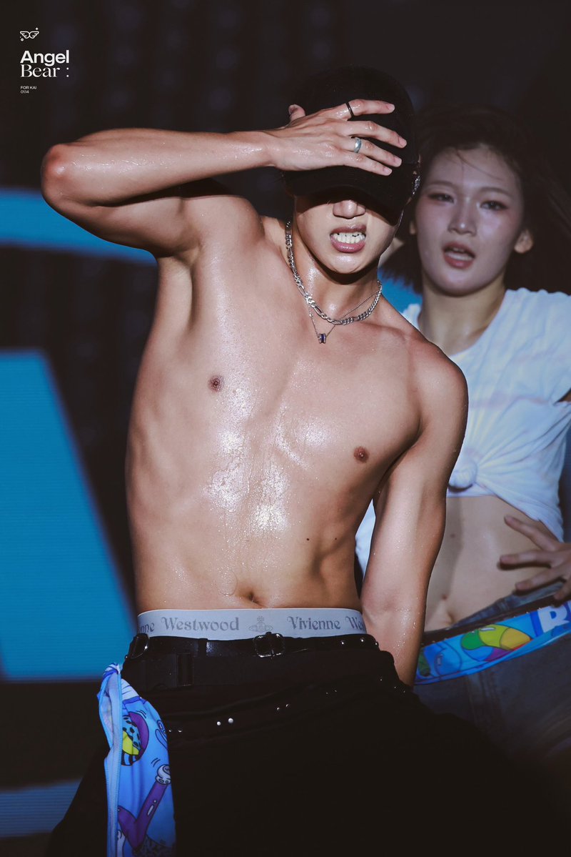 nothingonini's tweet photo. IM NOT OKAY THESE PICS ?????????? https://t.co/QEAhCol11B