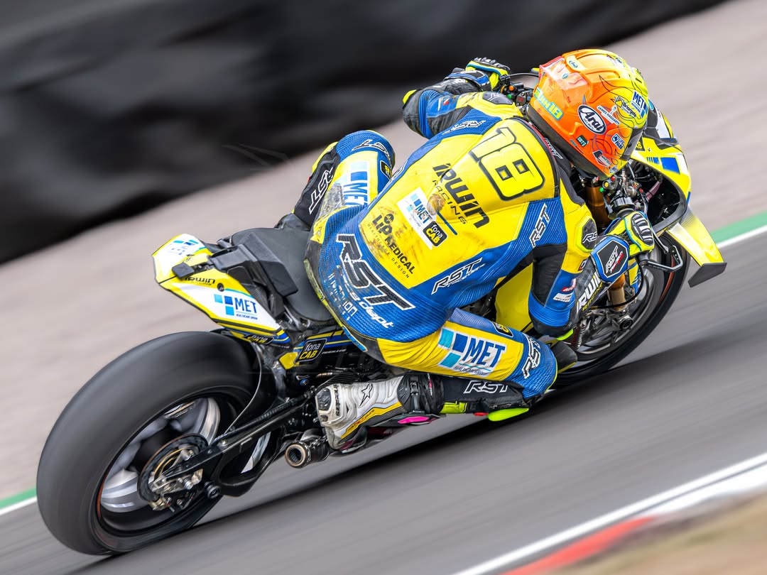 VickyRidgeya4y's tweet photo. Ready for the fastest track on the calendar? Round 7 takes us to Thruxton. Let’s get it. Graeme Irwin | Met Fonacab Racing https://t.co/CGWwnEii1n