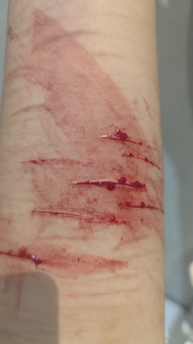 rumiiiaw's tweet photo. #sfx #sfxmakeup https://t.co/cvuMZdflD1