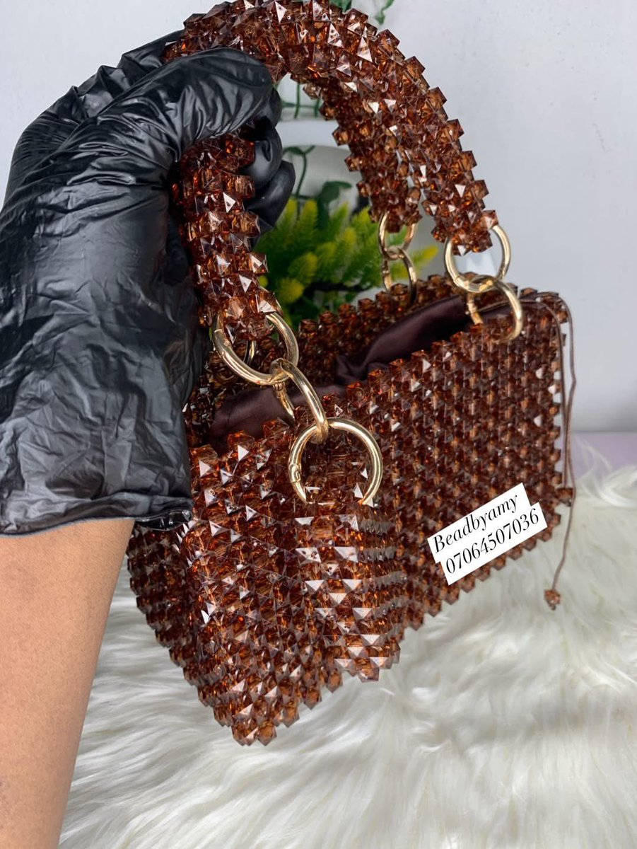 ZimuzorOkonkwo's tweet photo. For the woman who loves her accessories bold, beautiful and different. Our beaded bags are ready to become your next favorite piece.

50,000

07064507036

Also available in black, red and can be made in any other colour of your choice. 

#beadedbag #beadedbags #bbn https://t.co/BsFditV1oq