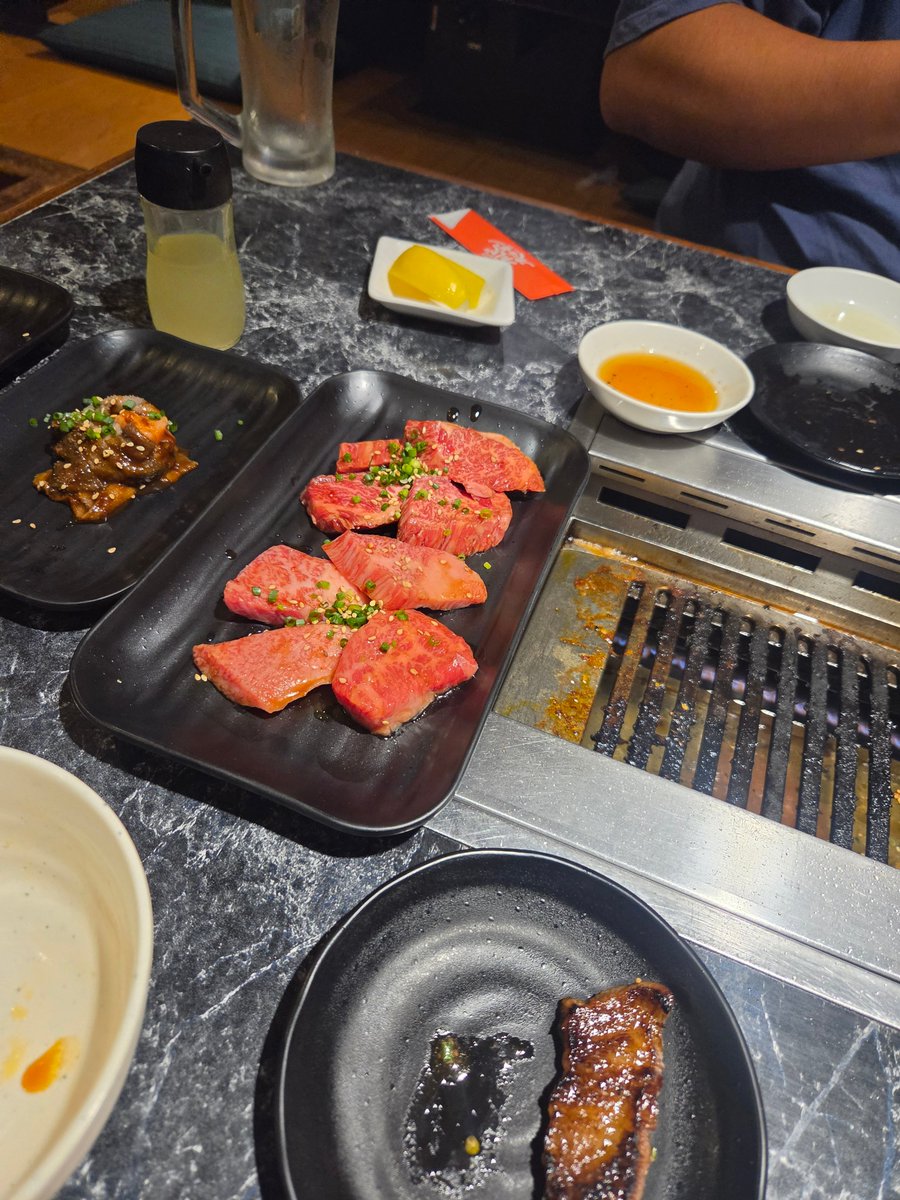 AH64DJ's tweet photo. 自動車検査員、合格しました!!!
そして合格祝いに友人から焼肉をごちそうして貰いました🤤🤤🤤
ありがとう https://t.co/eLEomcPCQW