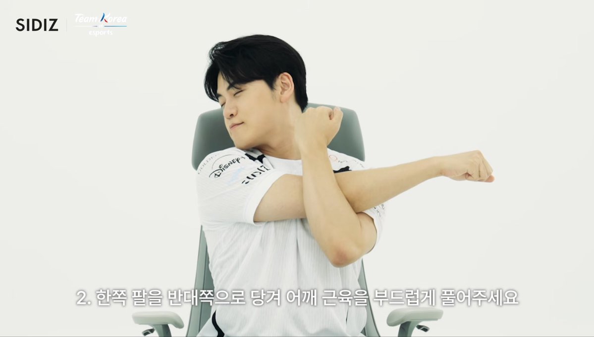 98milliseconds's tweet photo. 너무 인물 나셔서 당황
근데 갑자기 구냥이 되셔서 개 큰 당황 https://t.co/3Nkwyaq4NG