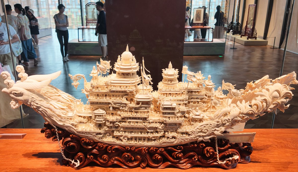 wnjyn1's tweet photo. 好高超、精妙的牙雕技艺！来自匠人的极致雕刻，现藏于中国工艺美术馆 https://t.co/vDsrlvyycm