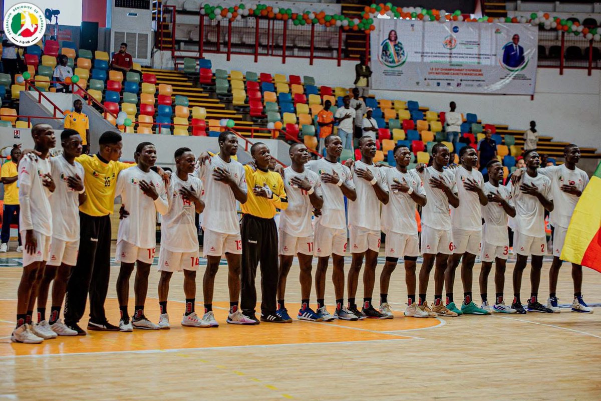 FbHandball's tweet photo. 🏆🇧🇯 NOS AMAZONES ET GUÉPARDS DE RETOUR !
Après plusieurs semaines de compétitions internationales, place bientôt aux championnats nationaux ! 💪🏾🤾🏾♀️🤾🏾♂️
Bonne semaine à toutes et à tous, et excellente saison sportive ! 🇧🇯
#FBHB #HandballBenin https://t.co/6pBRDmZF8t
