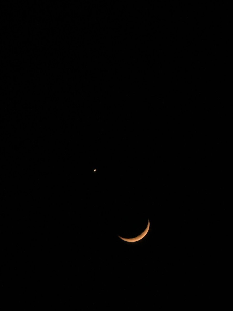 malcolgm's tweet photo. bulan sabit https://t.co/TfasmUS2sV