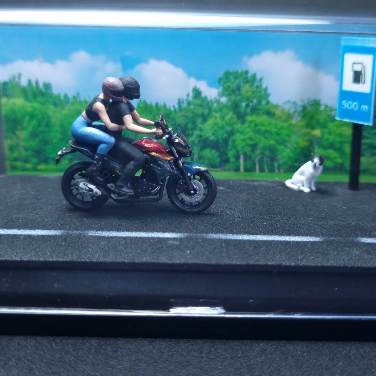 IrmaBevington's tweet photo. Diorama personalizado para eternizar seu passeio na estrada. https://t.co/NAxuGDHbzc