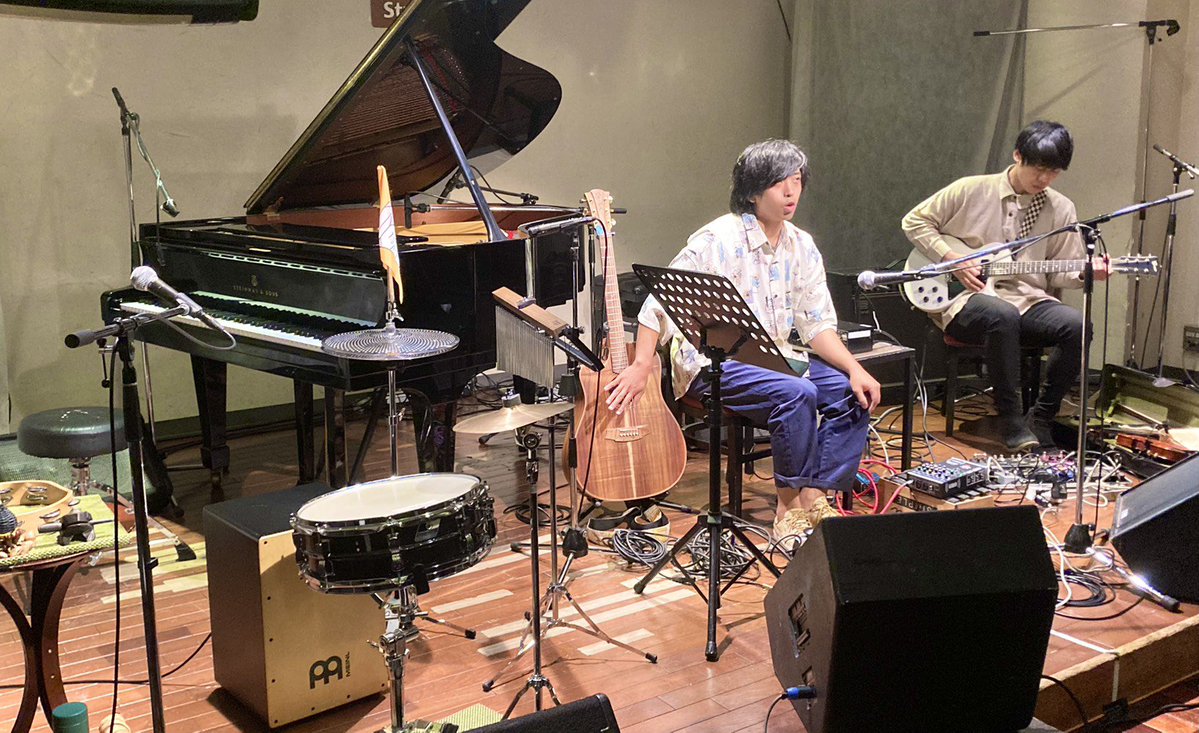 kakasikasikaka's tweet photo. 【柏studio WUU
            2026.09.12】

暖かみ溢れるお客様の集った素敵な一夜でした🌃✨

カタカナ名義ミュー��シャンイベントで、熱く楽しく演奏しました！

次回は9/27(日)埼玉・川口🏠️
SHOCK ONにて行われる
"Gen Live2026"へ参ります🐾💨　　

今回のパシャりはしずカメラより📸 https://t.co/K9KXArbuEA