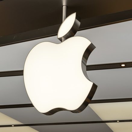 Kulturlesite_'s tweet photo. 💭 FUN FACT 

APPLE paierait SAMSUNG 250$ par ÉCRAN PLIABLE sur chaque vente de l’IPHONE DUO !! 

Il sera disponible le 23 octobre à partir de 2339€ https://t.co/4nkO9BUXMC