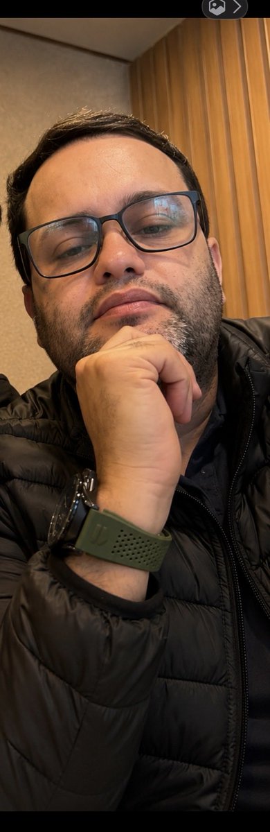JB_opeste's tweet photo. Alguém conhece esse cara ? https://t.co/LXy4ft41K9
