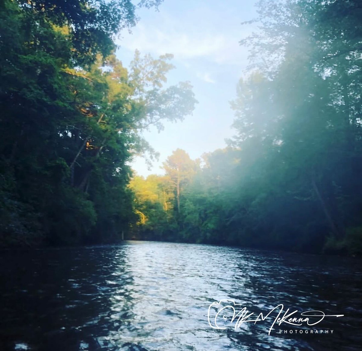 Jacqueline6bb's tweet photo. I miss being on the water. I used to kayak almost every other weekend, catching sunset paddles and the best views as I drifted down the river. https://t.co/oNoOt0qN5d