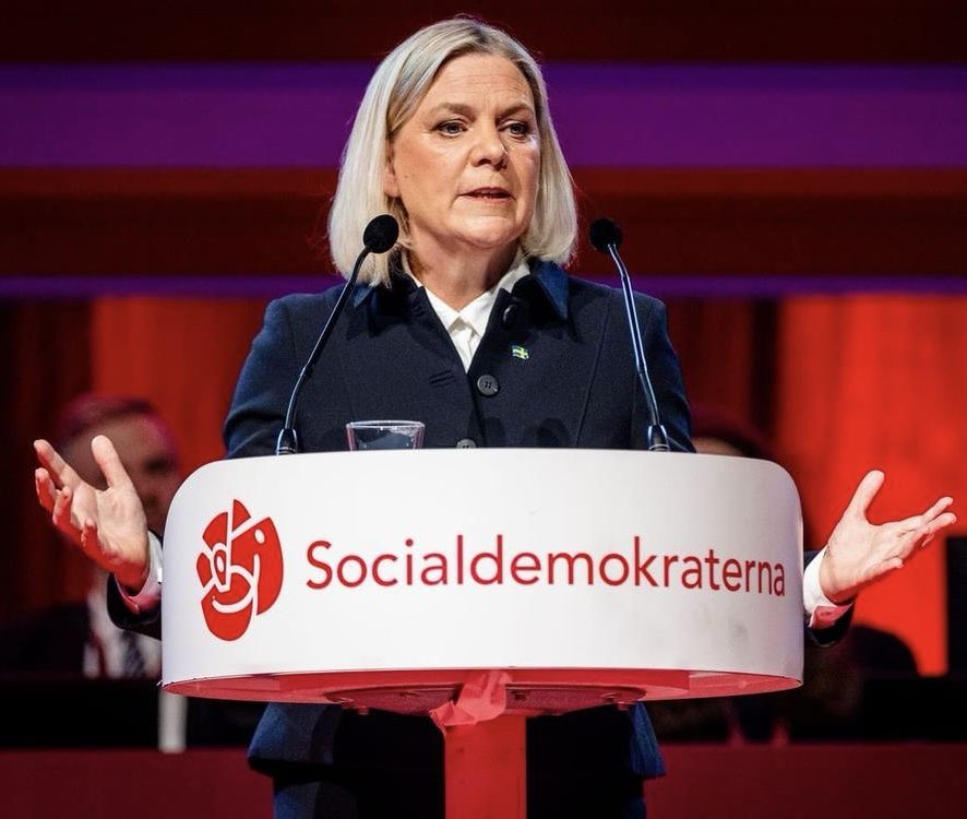 MarSypniewski's tweet photo. 🇸🇪 Szwecja 2026. Spójrzmy na liczby.

Gdyby głosowali tylko Szwedzi:

🔵 Prawica: 181 mandatów
🔴 Lewica: 168 mandatów

A rzeczywisty wynik wyborów:

🔵 Prawica: 173 mandaty
🔴 Lewica: 176 mandatów

Różnica jest jasna. Bez głosów migrantów  spoza Europy lewica nie wygrałaby tych wyborów.

I właśnie dlatego o skutkach masowej migracji trzeba mówić otwarcie, bez poprawności politycznej i bez zamiatania problemu pod dywan.