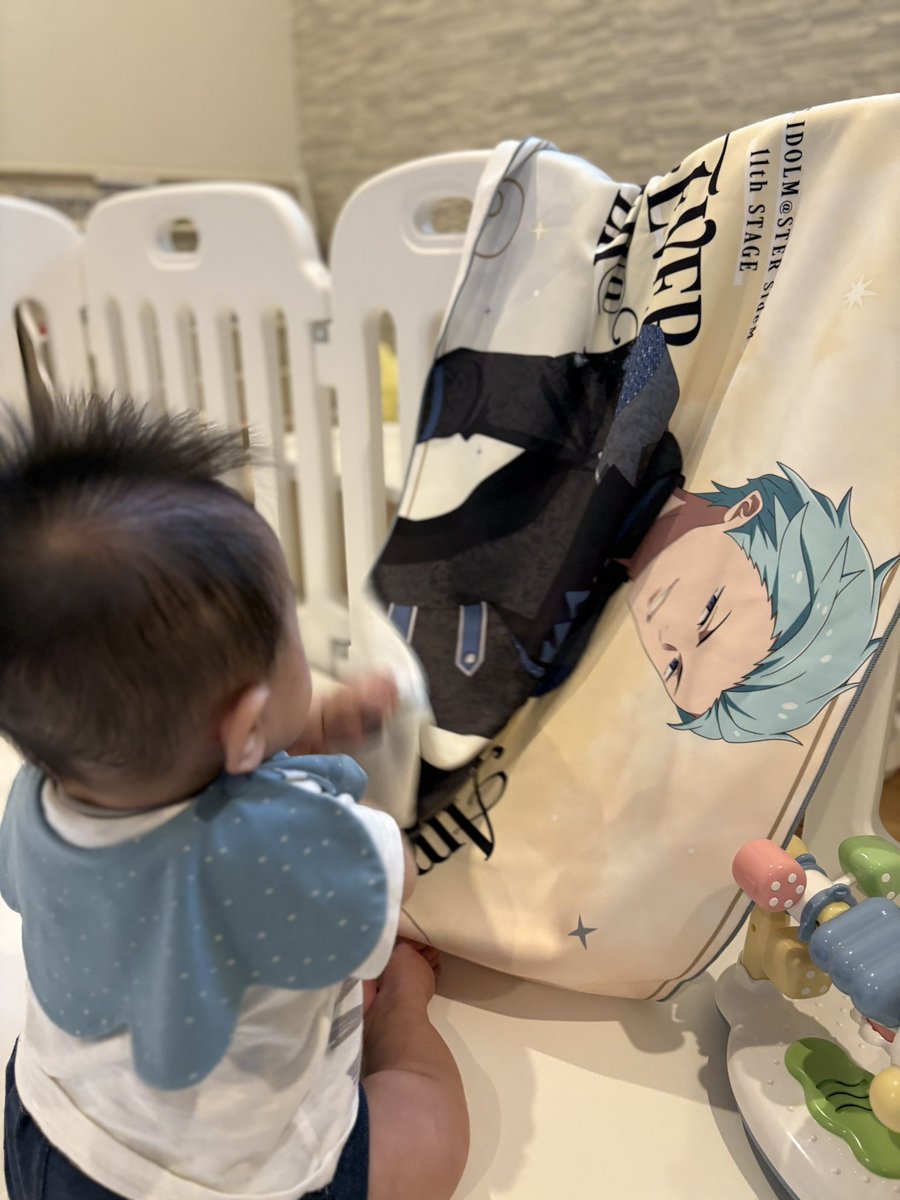 Time_emoN's tweet photo. 今朝11th day3開催してました…

大きい雨彦を見てキャッキャする我が子
(可愛いな〜☺️)

フッンッッ！！！！！
「あぁ！！お前さんやめてください！！保育園遅れますっっ！！💦」 https://t.co/wXVqVEsqgk