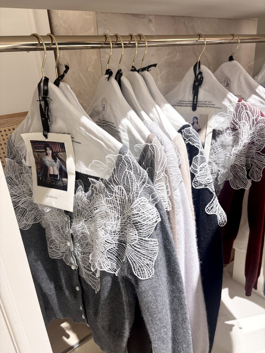 sucsucren's tweet photo. poláuraのポップアップ🎀◝✩
カーディガンとジャケットは即買ったのですが、コートも実物みたらかわいすぎて帰ってからずっと追加悩み中…🧥💭 https://t.co/9JwCDuyBcr