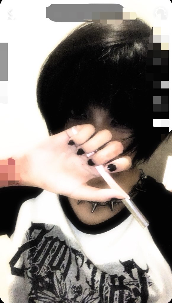 krr2205's tweet photo. 1年前ぐらい(17さい)の男装っぽいな自撮りはやばい草
その時がめちゃ死にたい https://t.co/WDrsaYWdhZ