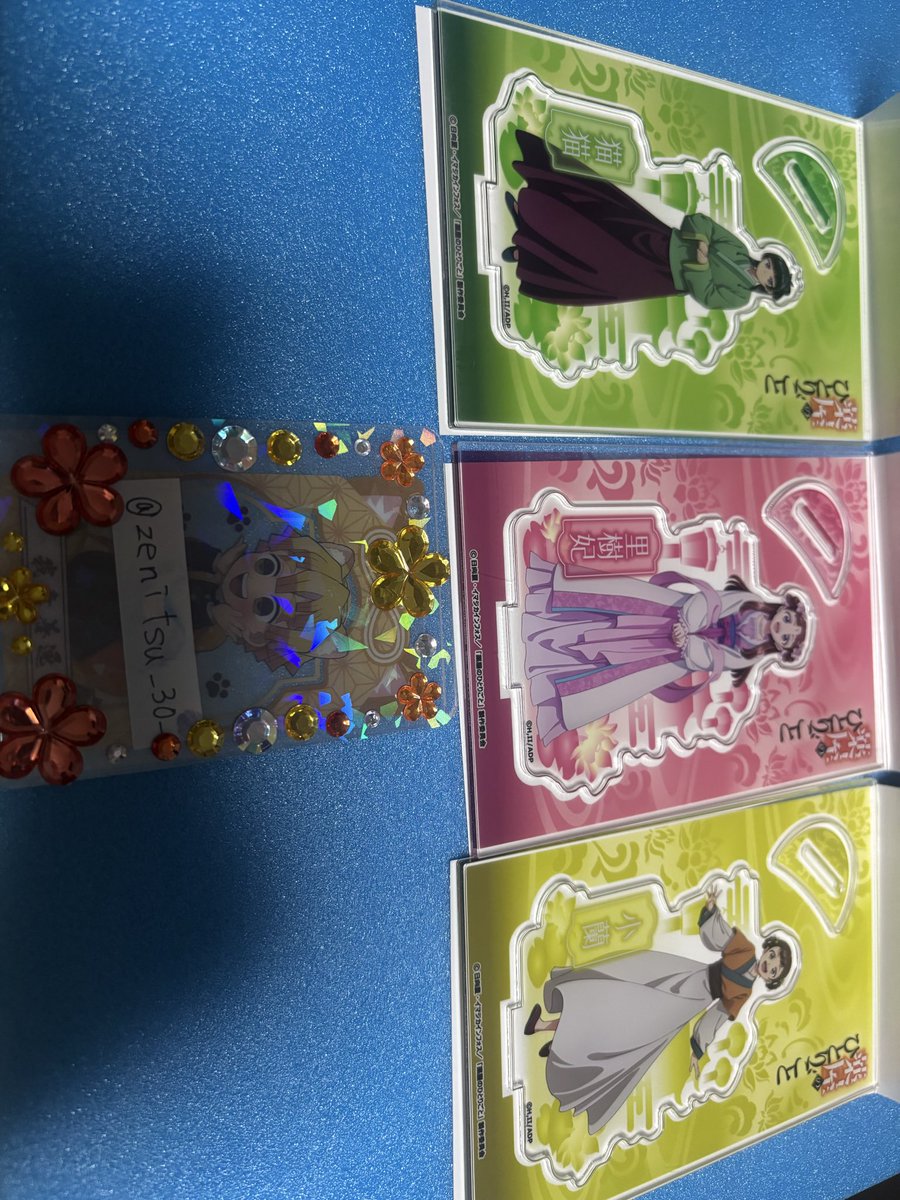 zenitsu_30_'s tweet photo. 薬屋のひとりごと
ダイソー 100均
アクリルスタンド
ステッカー

譲　画像の物
求　壬氏　同異種歓迎

比率違い可能
郵送のみ

よろしくお願いします。
#薬屋のひとりごと
#グッズ交換 https://t.co/qk7aQATvhq