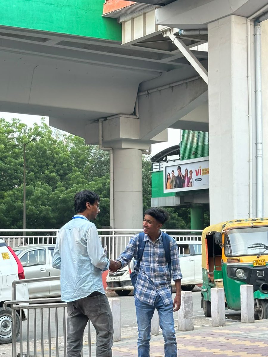 MaliramSaini10's tweet photo. आज #दिल्ली_विश्वविद्यालय में #nsui के पक्ष में अधिक से अधिक मतदान करने की अपील की !
दिल्ली विश्वविद्यालय के छात्रों के रुझानों को देखकर लग रहा है कि इस बार दिल्ली विश्वविद्यालय के छात्र छात्रों की बुलंद आवाज nsui संगठन को भारी मतों से विजय बनाएंगे
#Vote_for_nsui
6 - 4 - 1 - 2 https://t.co/QSLNLXhvwe