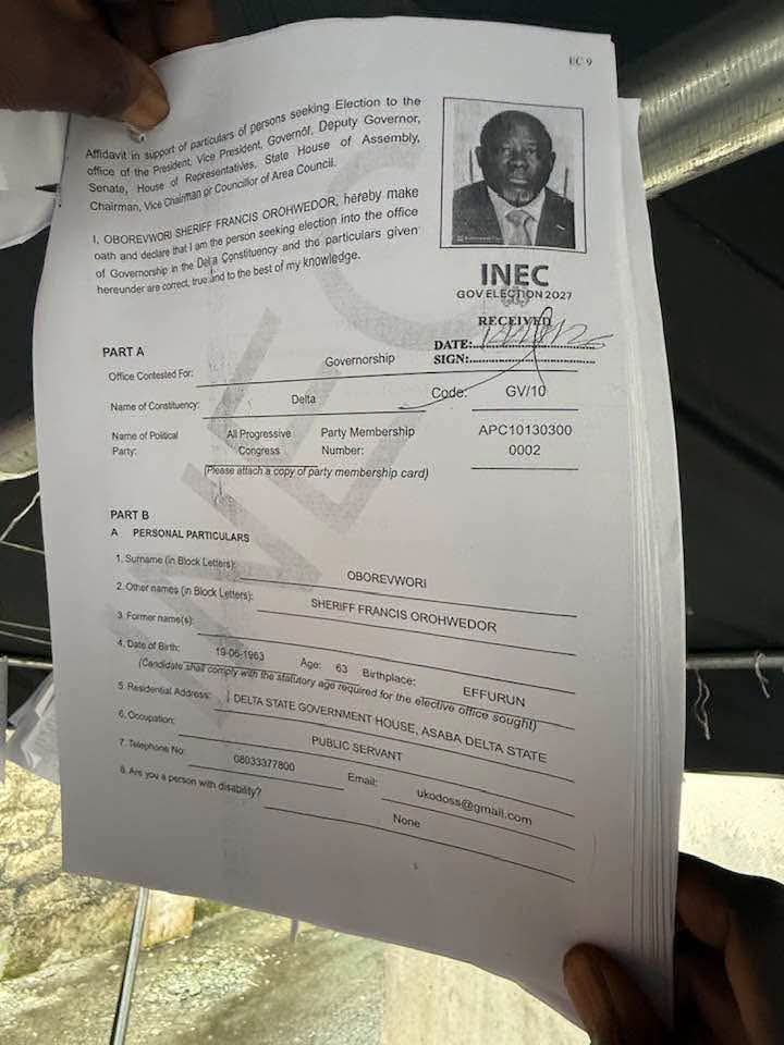 SamuelOmogor's tweet photo. These are the forms the Delta State governor, Sheriff Oborevwori filed with @inecnigeria for the upcoming elections. 

■ No First School Leaving Certificate 
■ No West African Examination Council certificate 
■ No BSc Certificate

Boom 💥, MSc Political Science 2009.

This is how much governance has been reduced to in our country. Just imagine the people ruling over us.