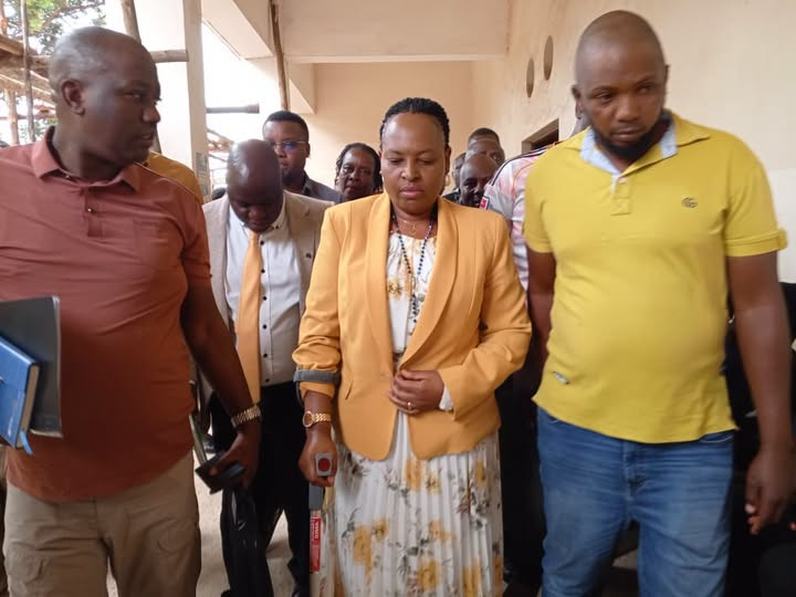 exceltvlive's tweet photo. High Court Judge Justice Tom Chemutai has adjourned the hearing of a case in which former Mbarara District Woman MP @AyebareHon
is challenging the academic documents of the current Mbarara District Woman MP,
@LoydahMuhimbura https://t.co/cjUfK4QoiT