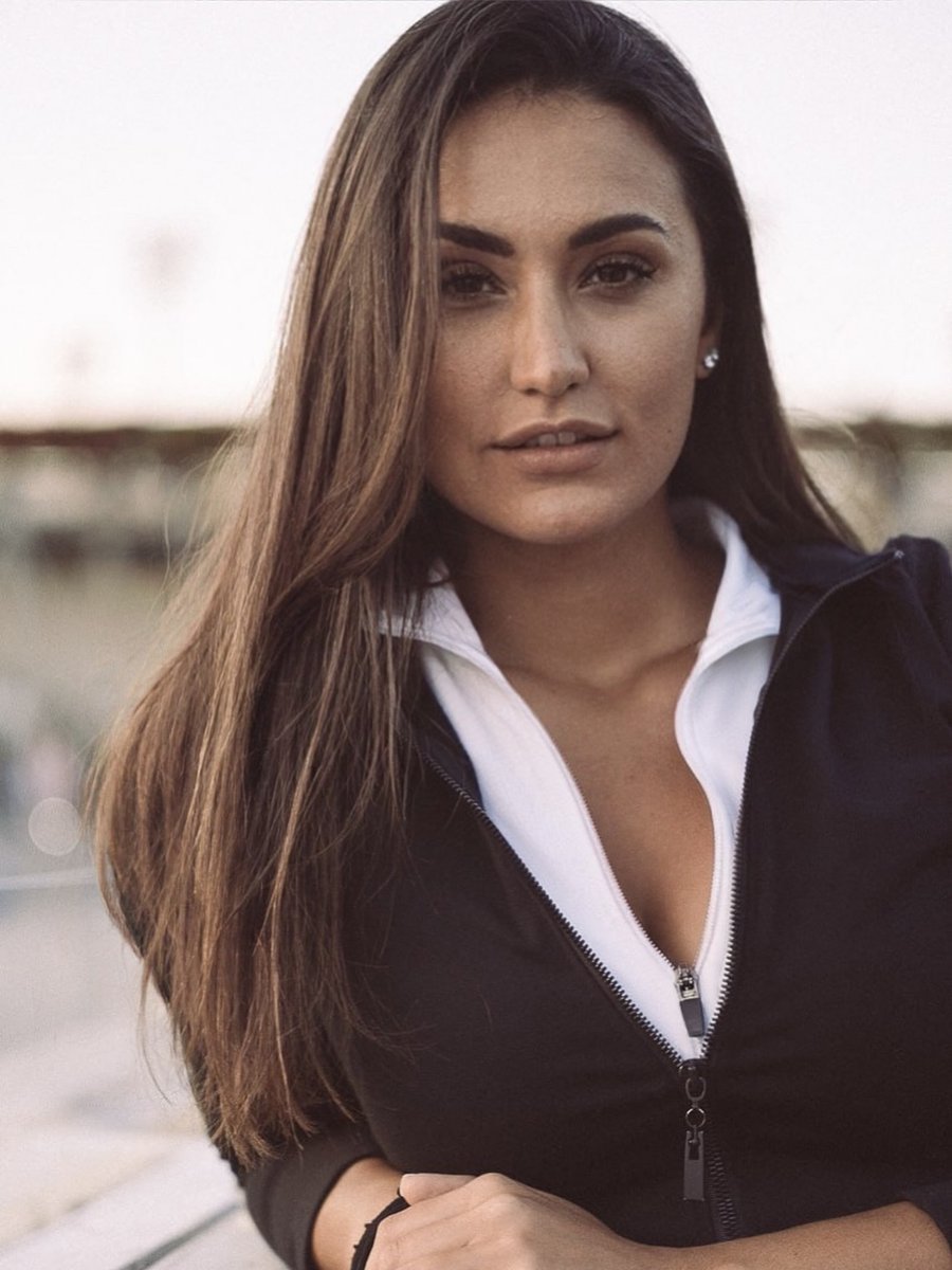 DottieWikl8l's tweet photo. Photo by 𝑨𝒏𝒂𝒔𝒕𝒂𝒔𝒊𝒂 in Моск��а • Moscow. May be an image of one or more people, make-up, top, polo neck, sportswear and text. https://t.co/QJoowIgWh7