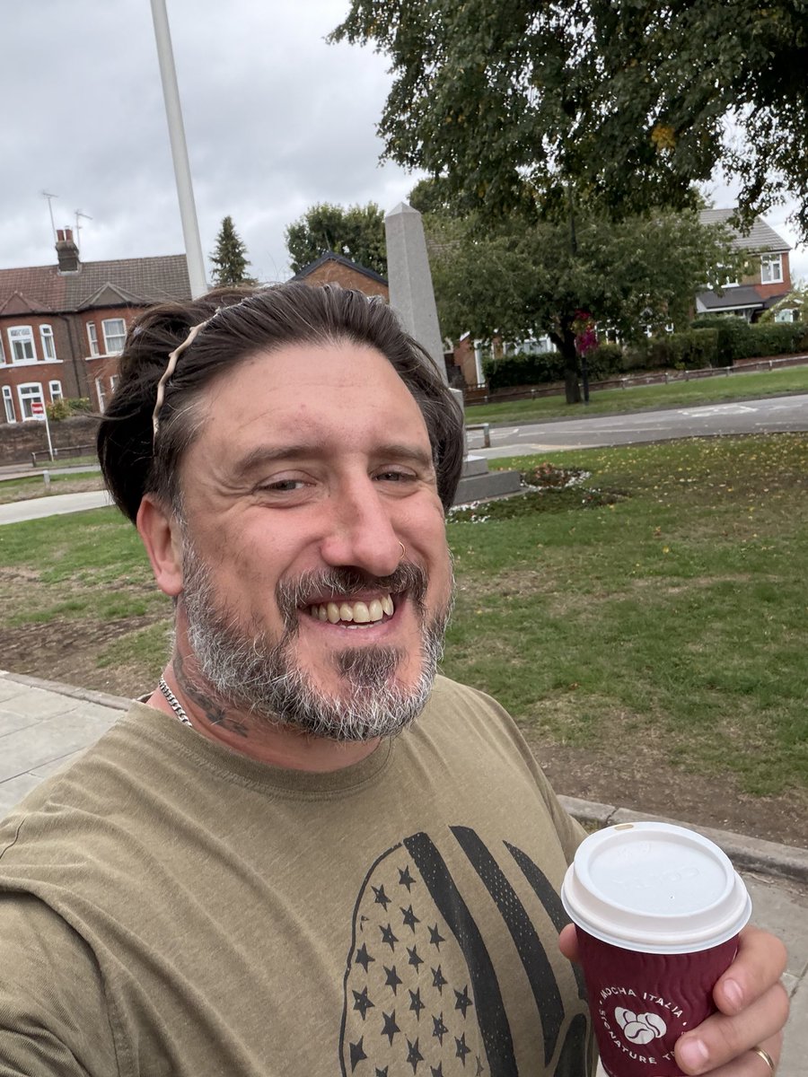 Mr_MuFc1987's tweet photo. We out here , on the routes , hatching eggs , catching pokemon and gym battles working on my platinum, happy Monday peeps #pokemonGo #pokemongofreinds https://t.co/nWggn8sEGG