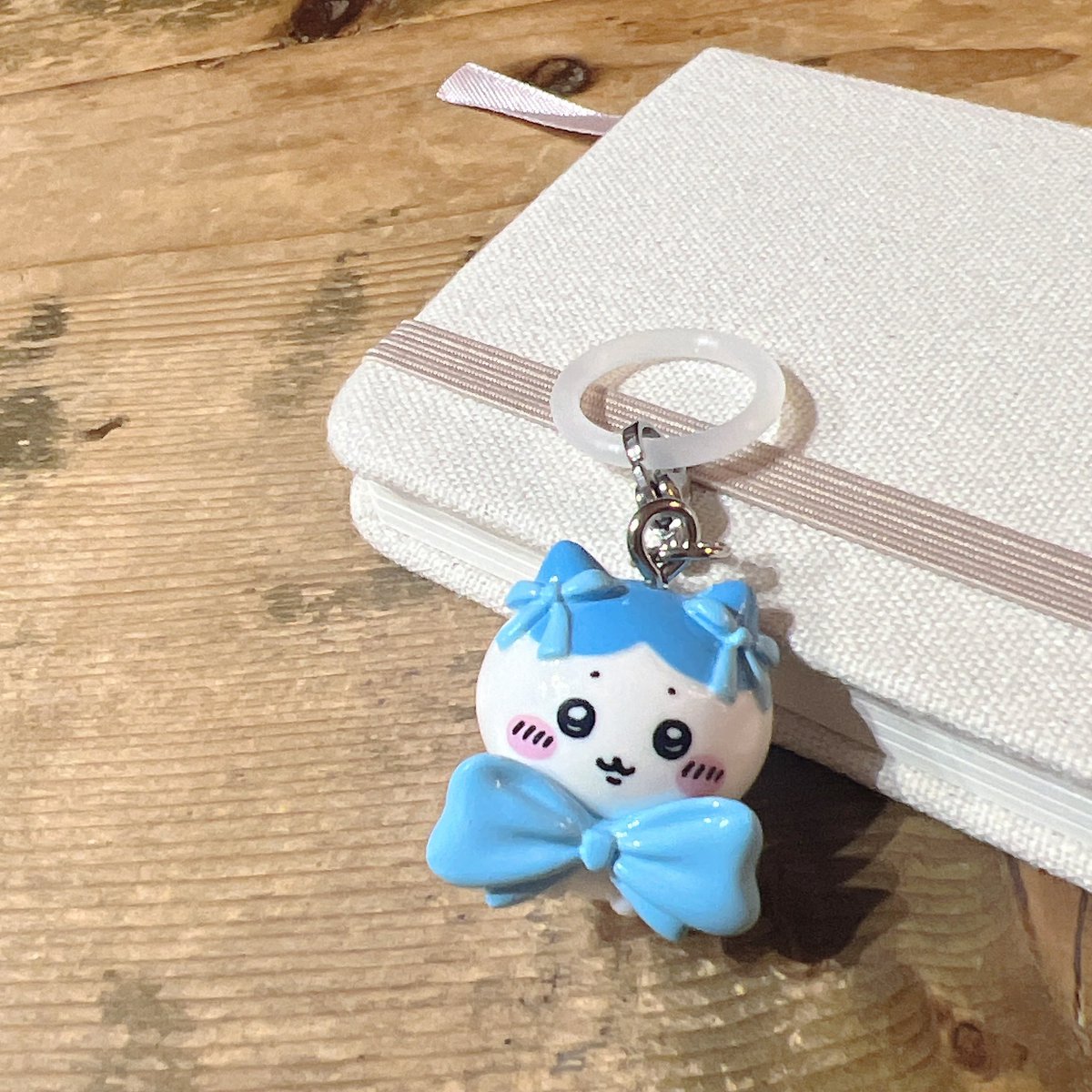 8Jigutan's tweet photo. リボンなハチちゃん
かわいい〜〜〜🎀ꕀ.·
#びっくらたまご
#ちいかわ https://t.co/B6Gmz0UAgp
