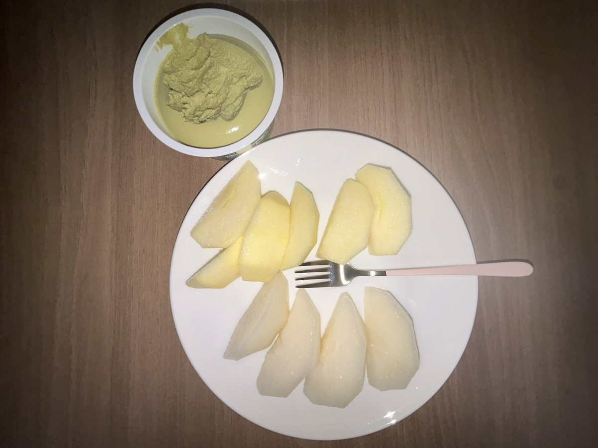 uccmio's tweet photo. #과즙오이
위에잇는건말차그릭요거트…. 
(맛없을것같다고하는사람타도) https://t.co/E7NzCnfbJH