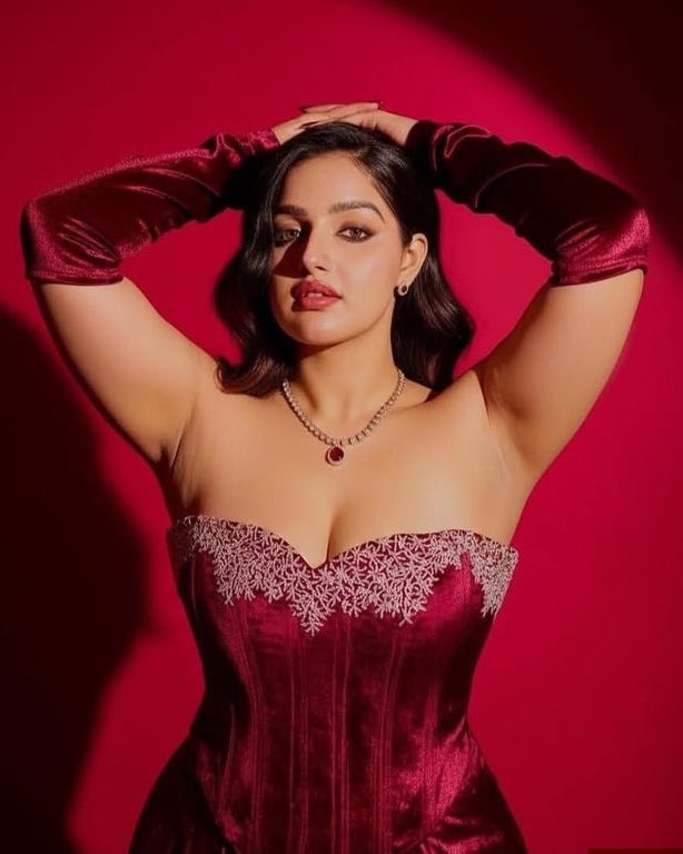 venda_mone's tweet photo. Peak mallu boobies beauty

#MalavikaMenon https://t.co/w3DgMUlPeD
