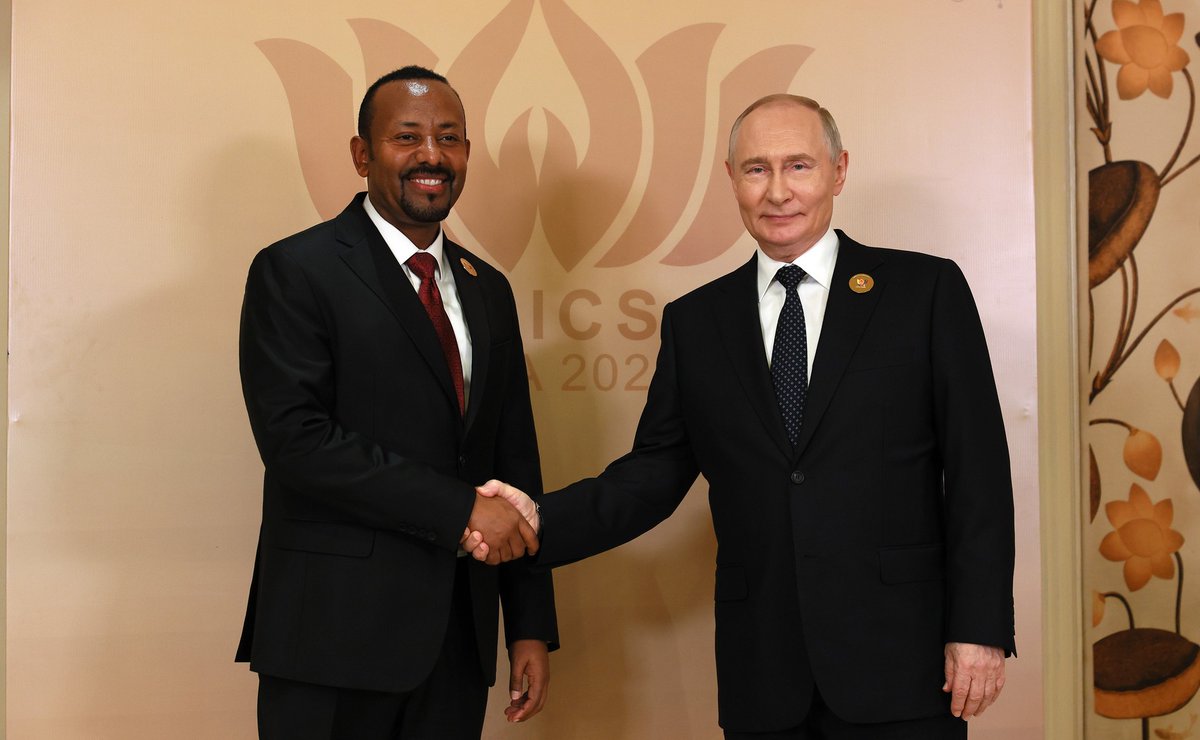 mfa_russia's tweet photo. 💬 President #Putin to PM @AbiyAhmedAli on the sidelines of the XVIII BRICS Summit:

Ethiopia is Russia’s longstanding &amp; reliable partner on the African continent. 

🇷🇺🇪🇹 I am pleased to note that #RussiaEthiopia ties continue to successfully develop.

https://t.co/xdR07sGT36 https://t.co/RtSgSBVEMW
