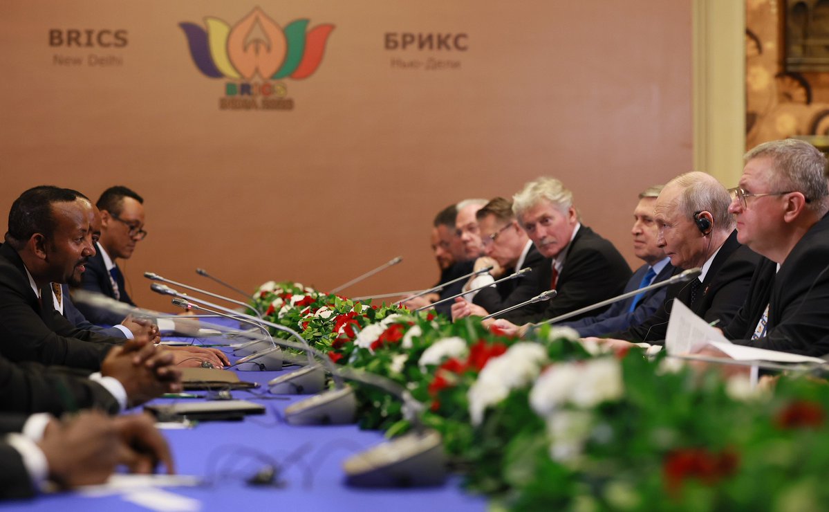mfa_russia's tweet photo. 💬 President #Putin to PM @AbiyAhmedAli on the sidelines of the XVIII BRICS Summit:

Ethiopia is Russia’s longstanding &amp; reliable partner on the African continent. 

🇷🇺🇪🇹 I am pleased to note that #RussiaEthiopia ties continue to successfully develop.

https://t.co/xdR07sGT36 https://t.co/RtSgSBVEMW