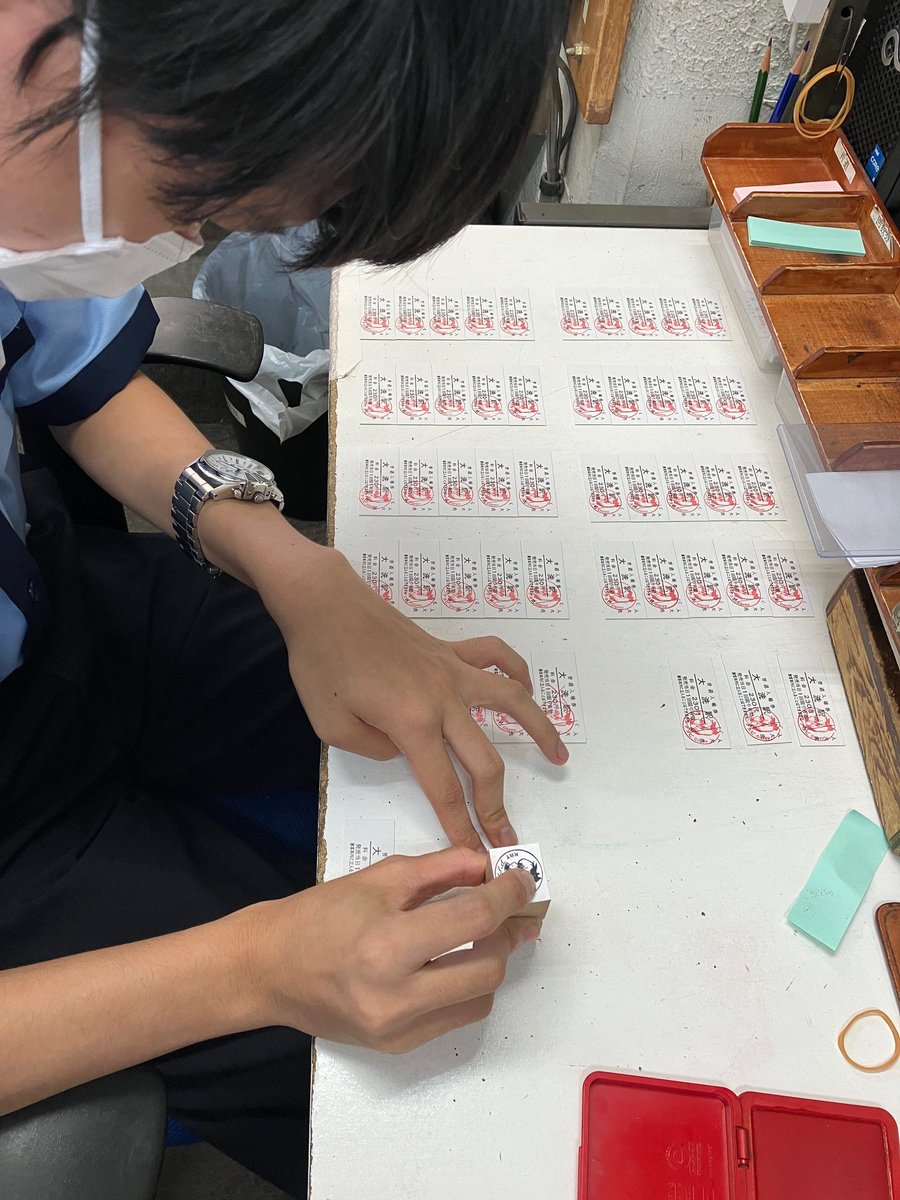 rintetsu_karin's tweet photo. 大洗駅お馴染みのガルパンスタンプ入場券はこのように駅員が丹精込めて作っているんですよ～
ぜひ大洗駅に来た際はガルパンスタンプ入場券を買ってみてくださいね https://t.co/2We0qmPYvy