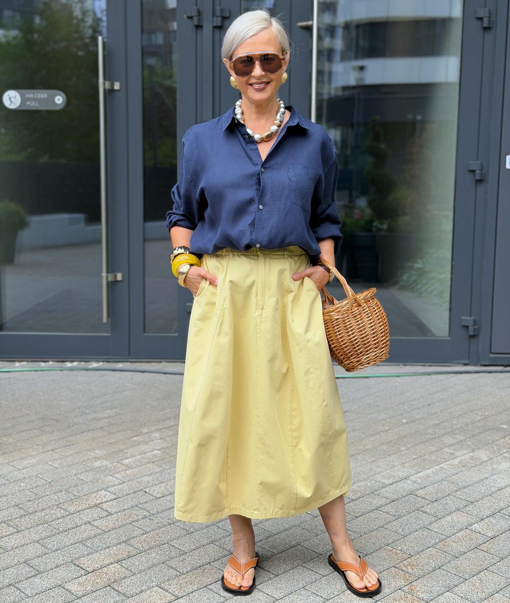 StepanieMarhda's tweet photo. Photo by Ольга г. Москва in Москва • Moscow with @loverepublic_official, @derekroselondon, @zara, and @maag_fshn. May be an image of slingback shoes, headscarf, skirt and text. https://t.co/9Y9JJSaQcG