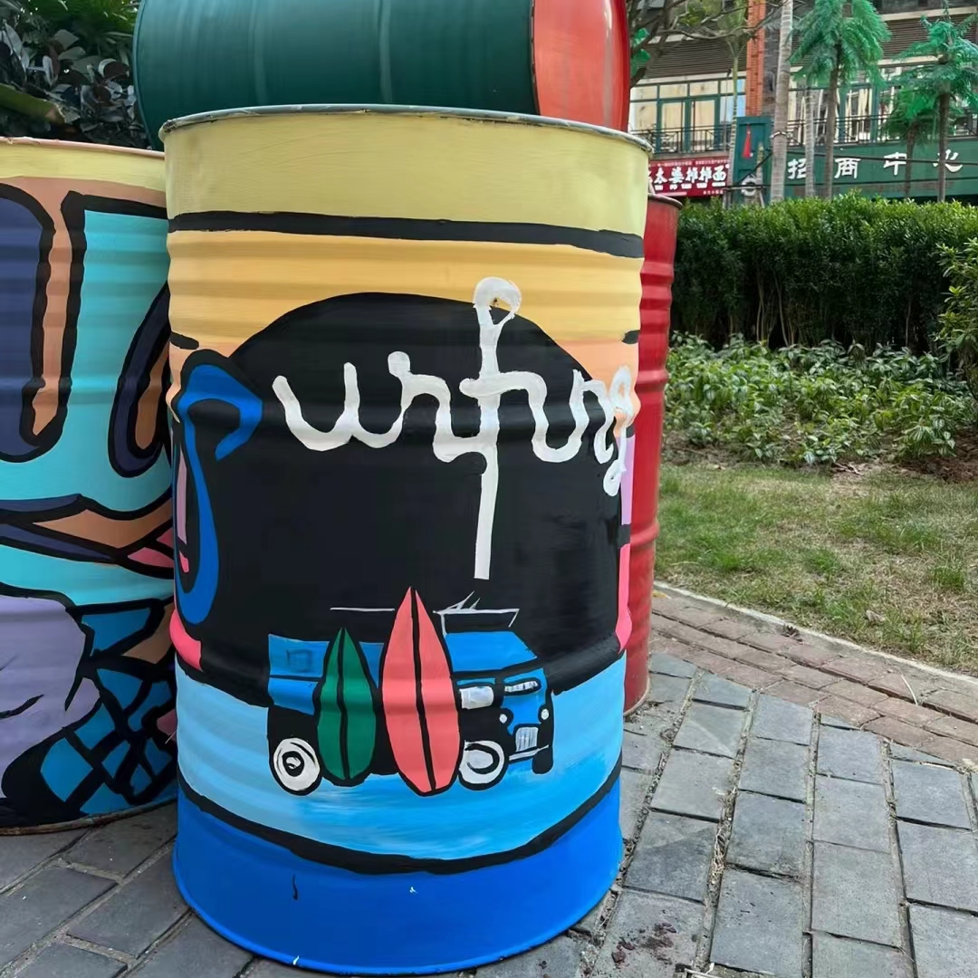h_ganaway's tweet photo. Turned an old tin can into a cute pen holder with some paint and stickers—zero waste, full creativity! https://t.co/EmyUVyDcM9