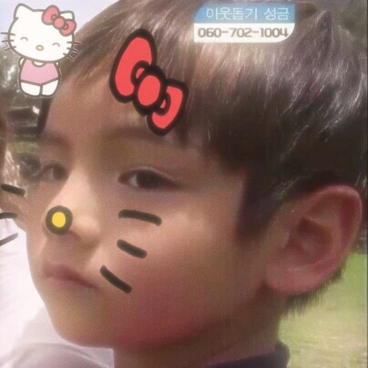 cypher0613killa's tweet photo. Omg did fanwars just uncover a new tae photo? https://t.co/G7rX3hkIRL