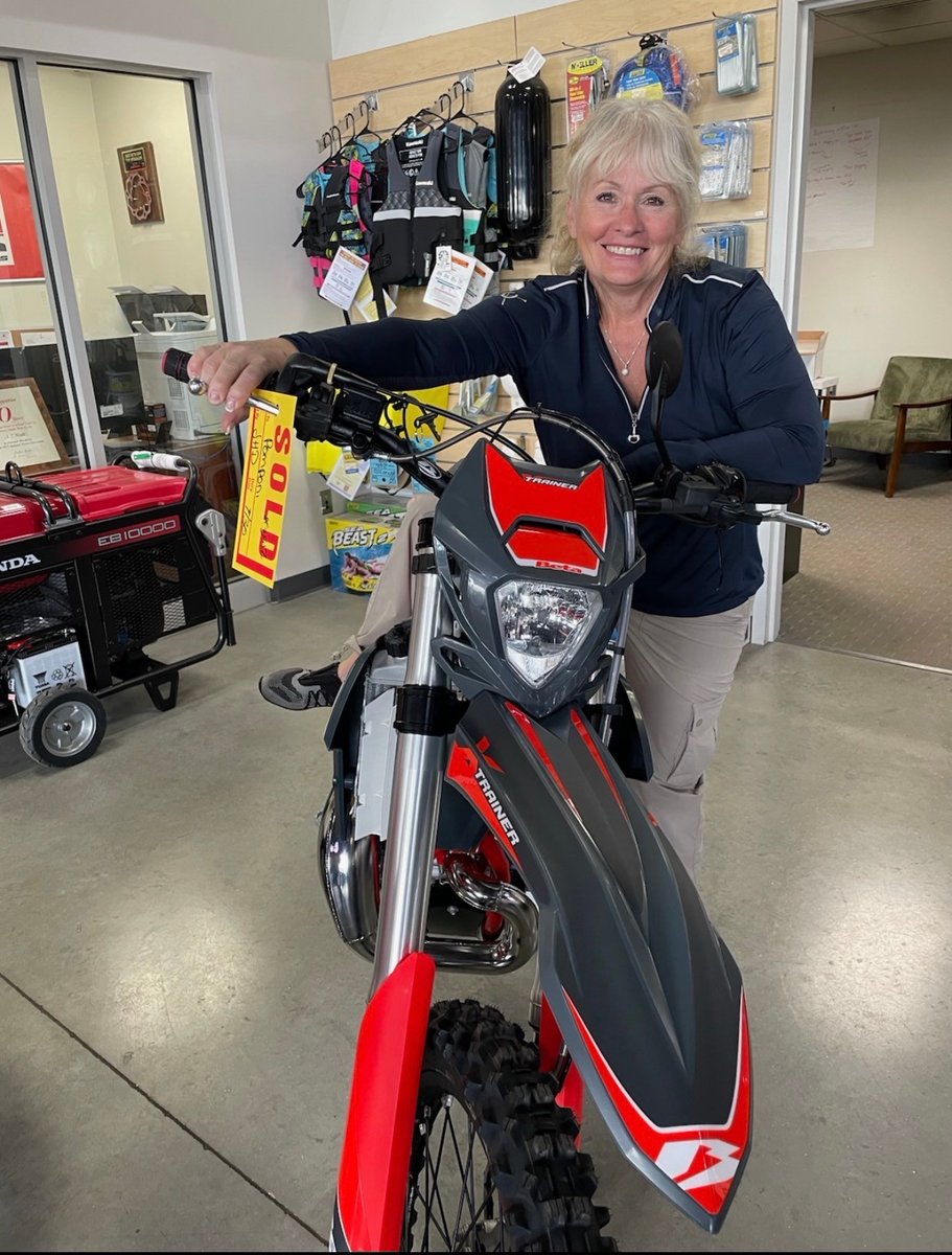 EndaLuryefq's tweet photo. Congratulations, Rochelle, on your new 2026 Beta 300 XTrainer. Built for tight trails and technical terrain, it’s ready for your next adventure. Thank you for choosing Naults, and thanks to Jackie for the outstanding experience. Welcome to the https://t.co/b6bp09xlJo
