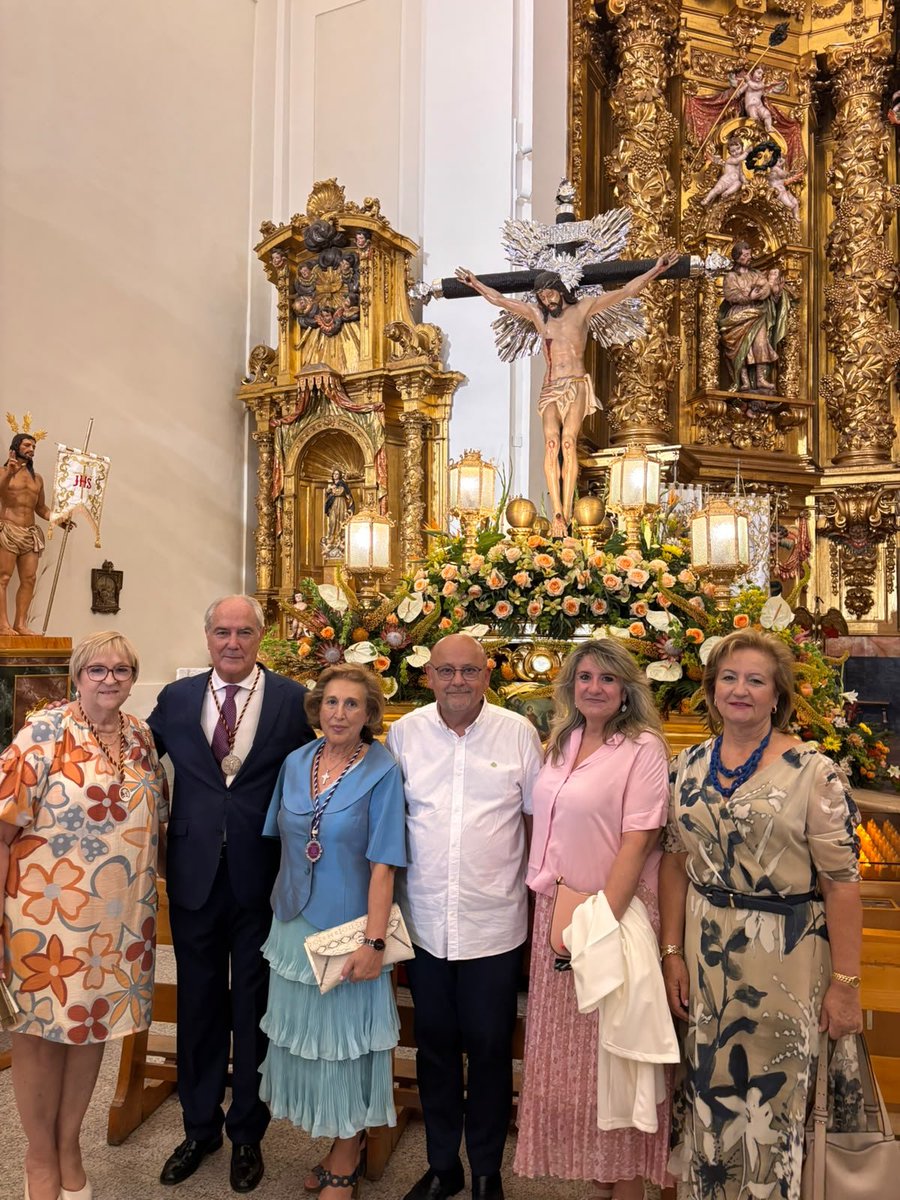popularesfuenla's tweet photo. Asistimos a la misa en honor al Santísimo Cristo de la Misericordia, patrón de Fuenlabrada.

Un placer acompañar a su Hermandad en un día tan especial. https://t.co/ERNvt7XPlA