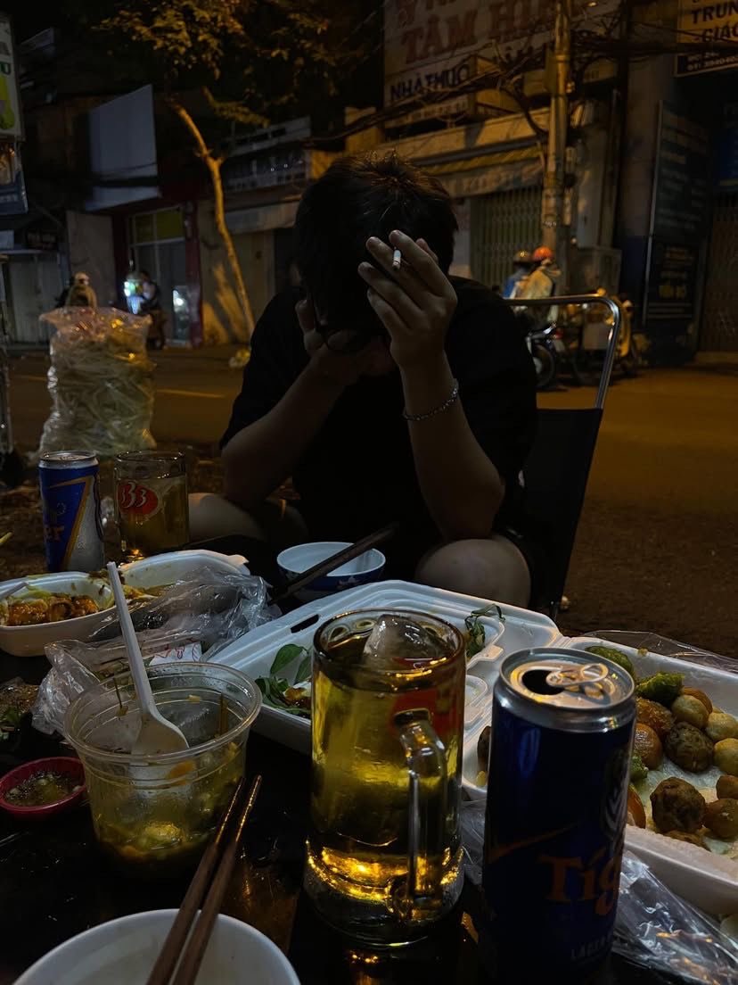 Timmy153070's tweet photo. បងជីដូនមួយបបួលផឹកជុំគ្នា ហើយចង់ហៅtopម្នាក់មកចូលរួមជាមួយគាត់ មកចុយញុំ មកអត់បងៗ🍆🍆🍑💦 https://t.co/weHZA5oVYc