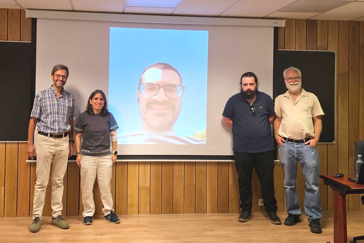 _ICMAT's tweet photo. 👏¡Nuevo doctor en el #ICMAT! Enrique Martínez Cardenal ha defendido hoy su tesis, "Study of Root-Pole numbers and Lipschitz constants of non-Archimedean dynamical systems associated with polynomials", dirigida por José Ignacio Burgos (ICMAT-CSIC). ¡Enhorabuena! https://t.co/h7nvtSvM3u