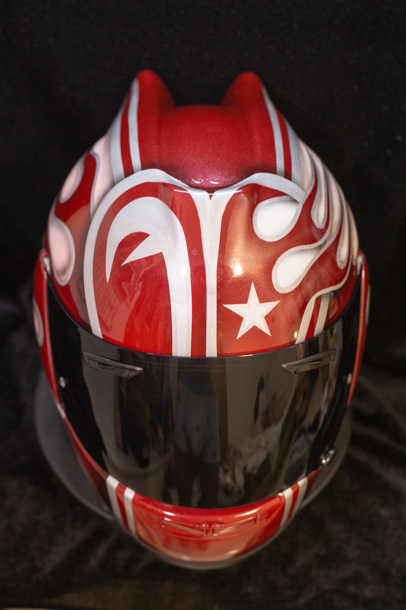 kinyy223's tweet photo. arai rr3 ，涂装赤白 https://t.co/c11TB3IVTR