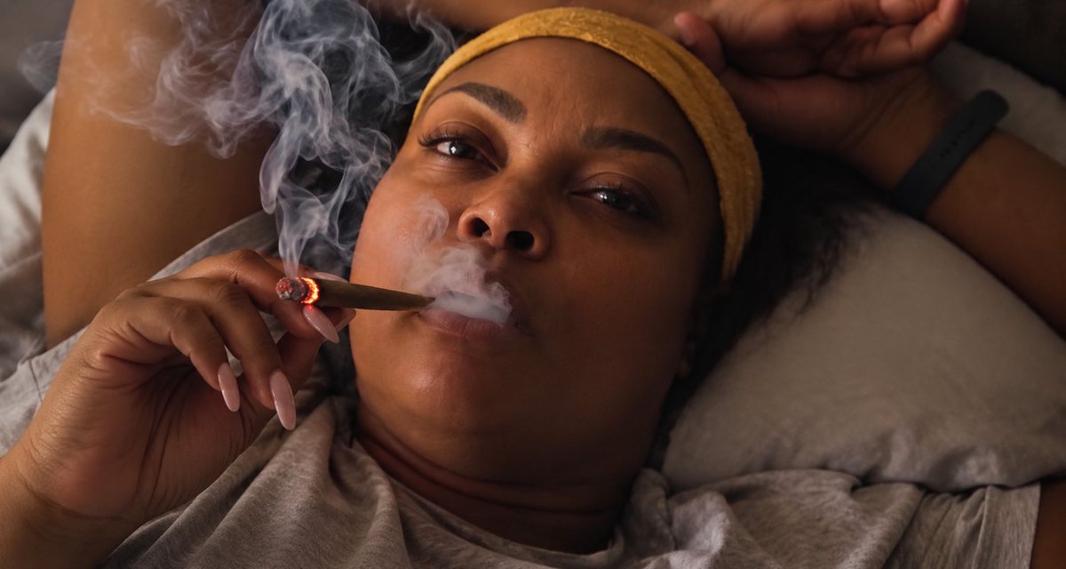 BIG_MODEL04's tweet photo. “Just me, my smoke, and a little peace of mind. 🌿💨 https://t.co/JVC4wRetql