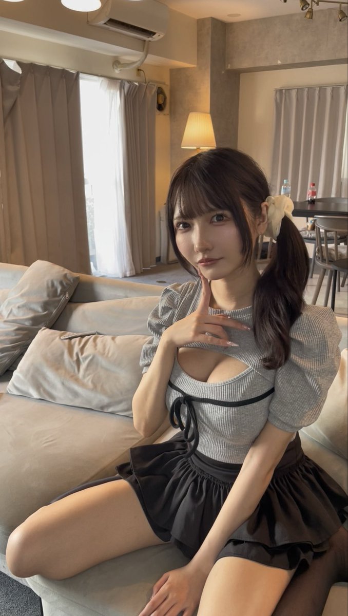 riri_coco0's tweet photo. 最近『おっ〇い大きくなった？』って
言われること増えたけど

今成長期入ったと思われてる？😂 https://t.co/Lksku1Esr3