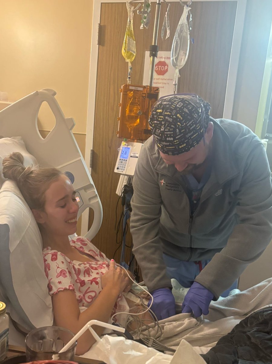 Lauraabla286's tweet photo. Living with a chronic condition is a daily war against pain and unpredictability. Still, hope remains my strongest shield against the storm. Your support makes all the difference in helping me survive and thrive. ❤️💪 https://t.co/9qNLNxke6t https://t.co/ntDECirHEr