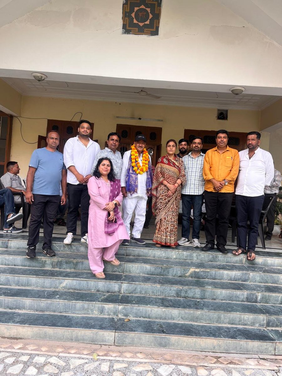 DrArchanaINC's tweet photo. 🎉 वार्ड नंबर 82 में कांग्रेस प्रत्याशी श्री महेश यादव जी ने शानदार जीत दर्ज की।

इस विजय पर उन्हें हार्दिक बधाई एवं पार्षद के रूप में नई जिम्मेदारी के लिए बहुत-बहुत शुभकामनाएँ। 🌹

क्षेत्र की जनता और सभी समर्थकों को भी इस जीत की बधाई।

 #Ward82 #Congress #CongressVictory #JaipurCongress