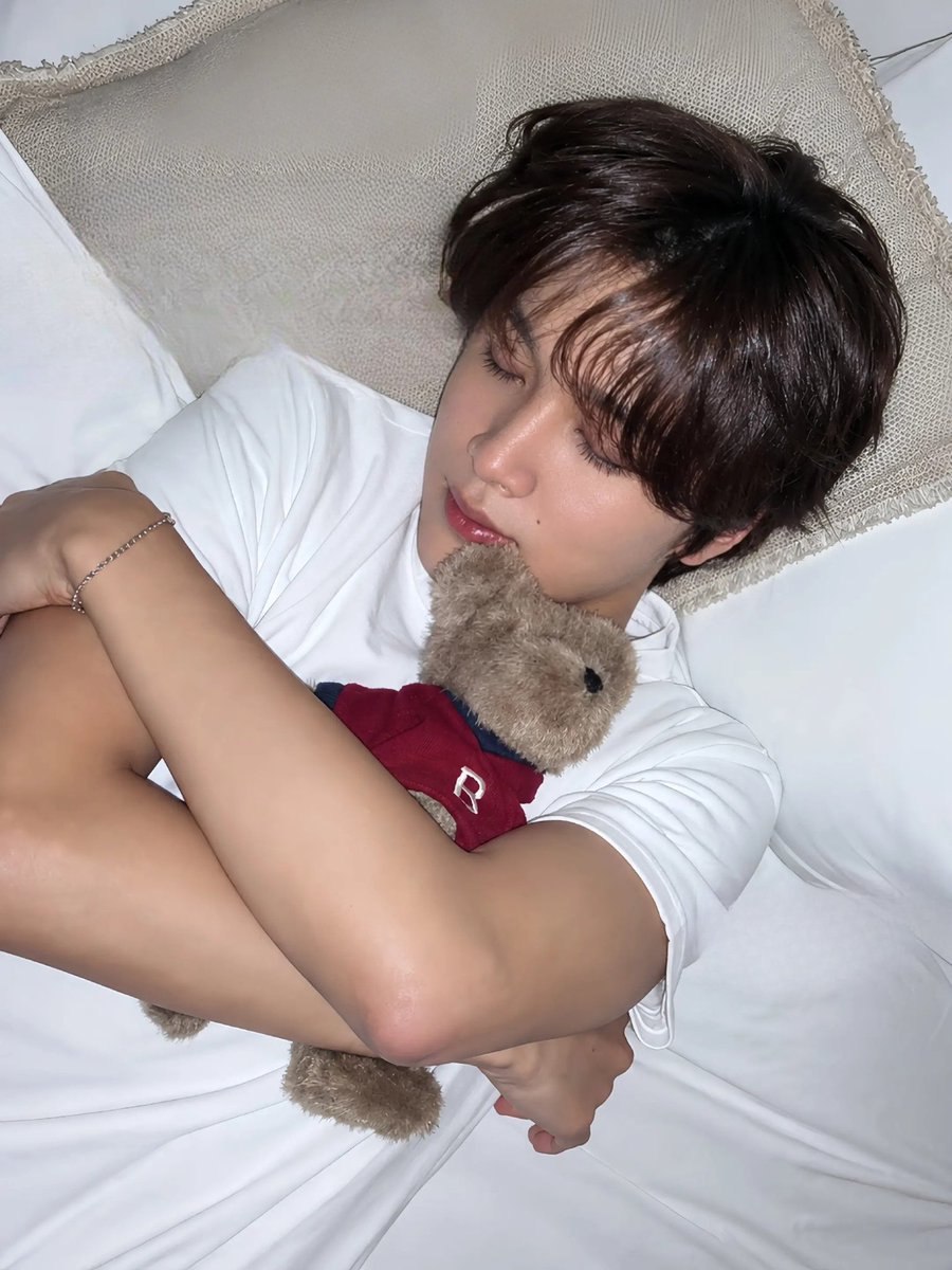 hc_tdb06's tweet photo. 숲의 정령 뭐 그런 거 같고 혀기는
그 정령이 키우는 강아지 수인 같네…
모르겟고 걍 예뻐서 붙여두고 싶음 https://t.co/LSiUjpbw6z