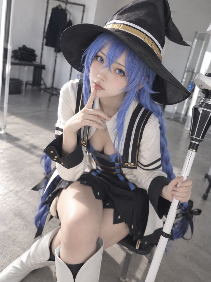 vod6b's tweet photo. Roxy is here! ✨

#MushokuTensei #Roxy #cosplay https://t.co/jYpn8WWnaG
