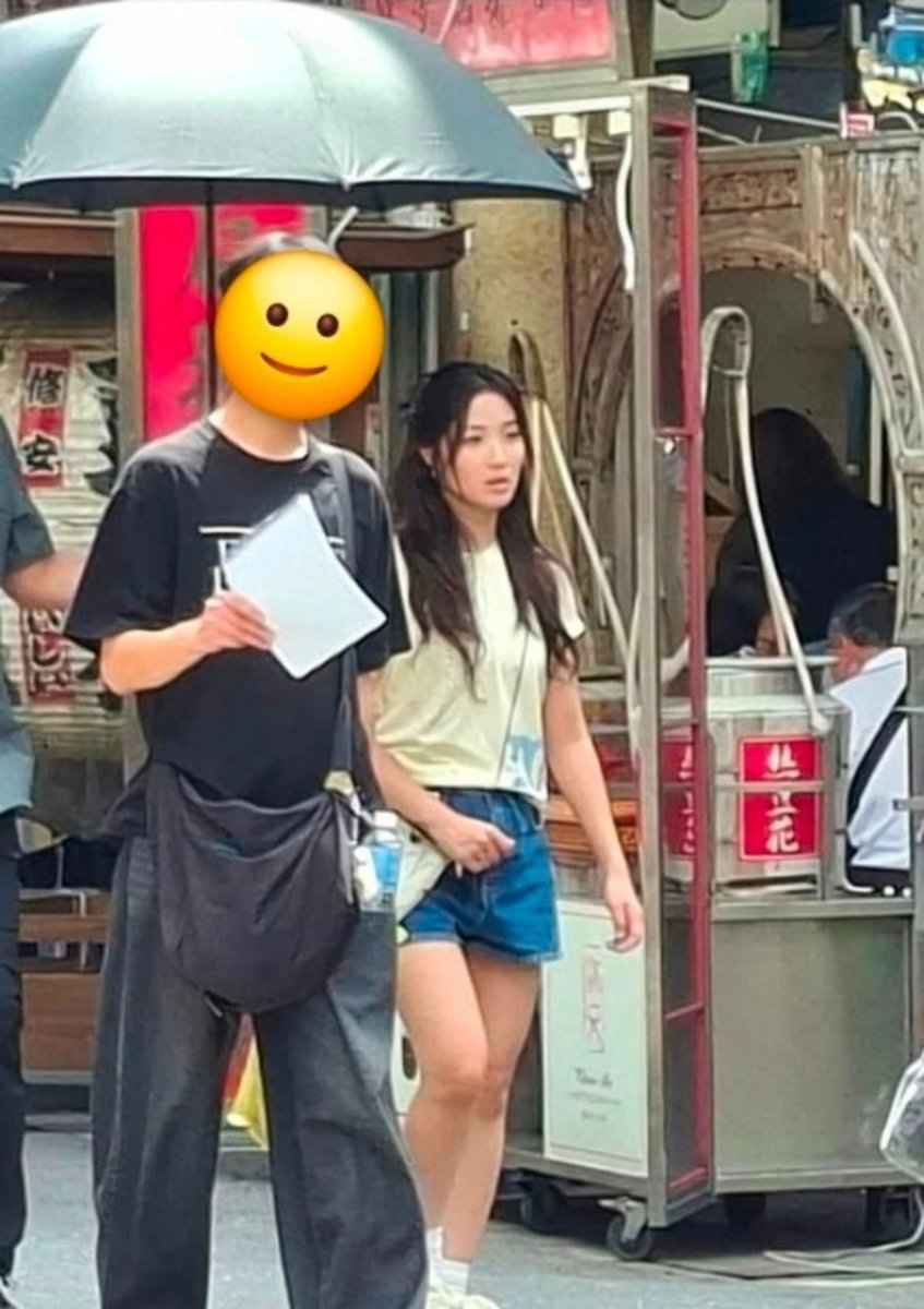hellobungz's tweet photo. 260914 Hyeyoon spotted filming in Taiwan

 #KimHyeyoon #김혜윤 https://t.co/yo1dcTdsxf
