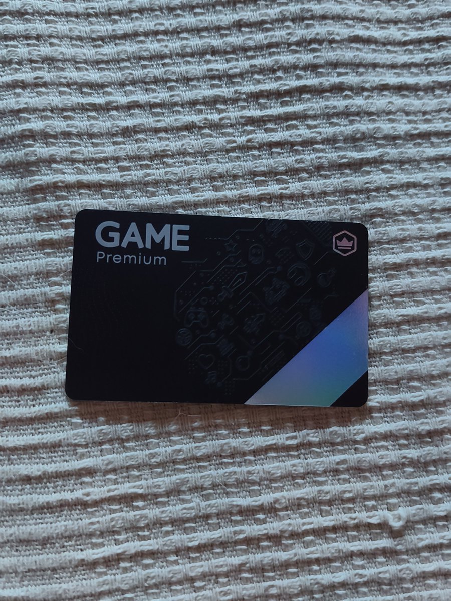 IsmaelIsuth's tweet photo. El viernes fui a reservar Zelda: The Ocarina Of The Time así que fui a una tienda @VideojuegosGAME , la dependienta me hizo la ola 🌊 cuando vió la 💳 tarjeta premium, me hizo mucha gracia 😂 https://t.co/34G6phyb13