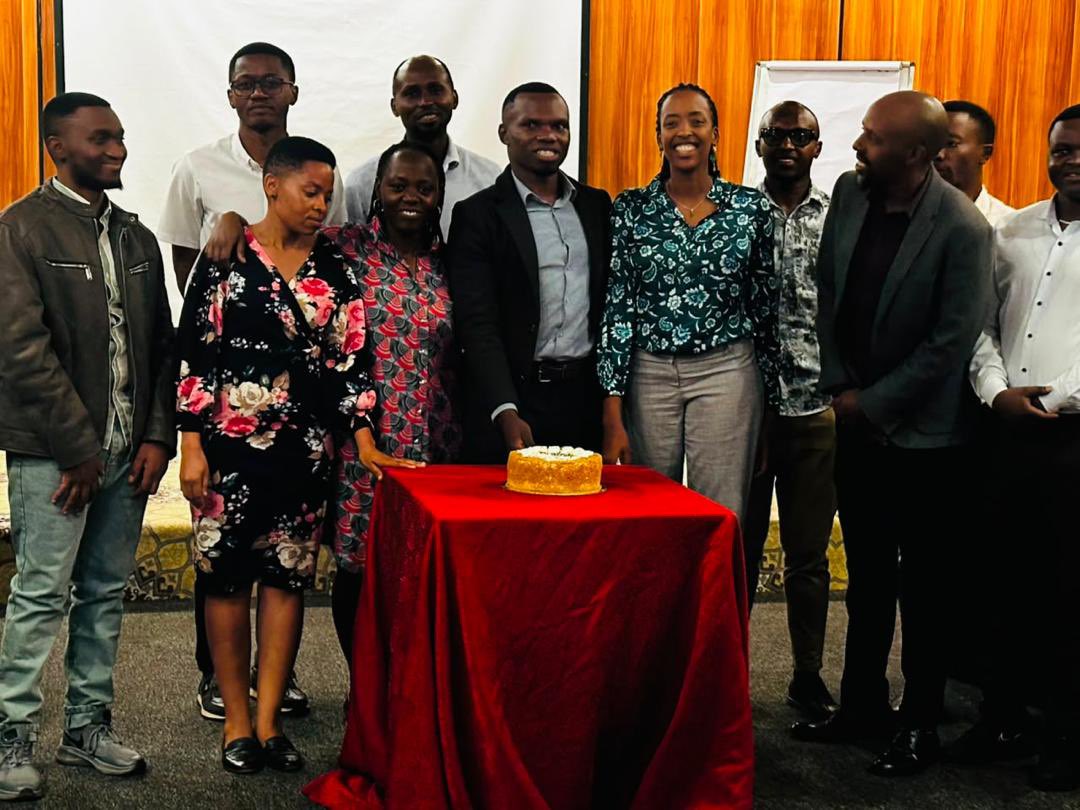 rwandarenalorg's tweet photo. The @rwandarenalorg Team came together to celebrate and appreciate @VainqueurH  for his outstanding dedication, leadership, and tireless contribution to RRO. Thx you for your commitment, passion, and service to RRO. 
We wish you continued success in all your future endeavors! https://t.co/DqMTjDSLOw