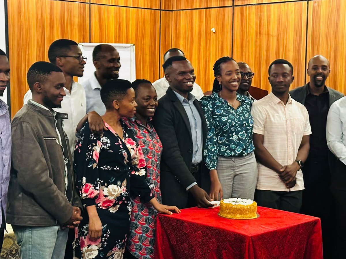 rwandarenalorg's tweet photo. The @rwandarenalorg Team came together to celebrate and appreciate @VainqueurH  for his outstanding dedication, leadership, and tireless contribution to RRO. Thx you for your commitment, passion, and service to RRO. 
We wish you continued success in all your future endeavors! https://t.co/DqMTjDSLOw