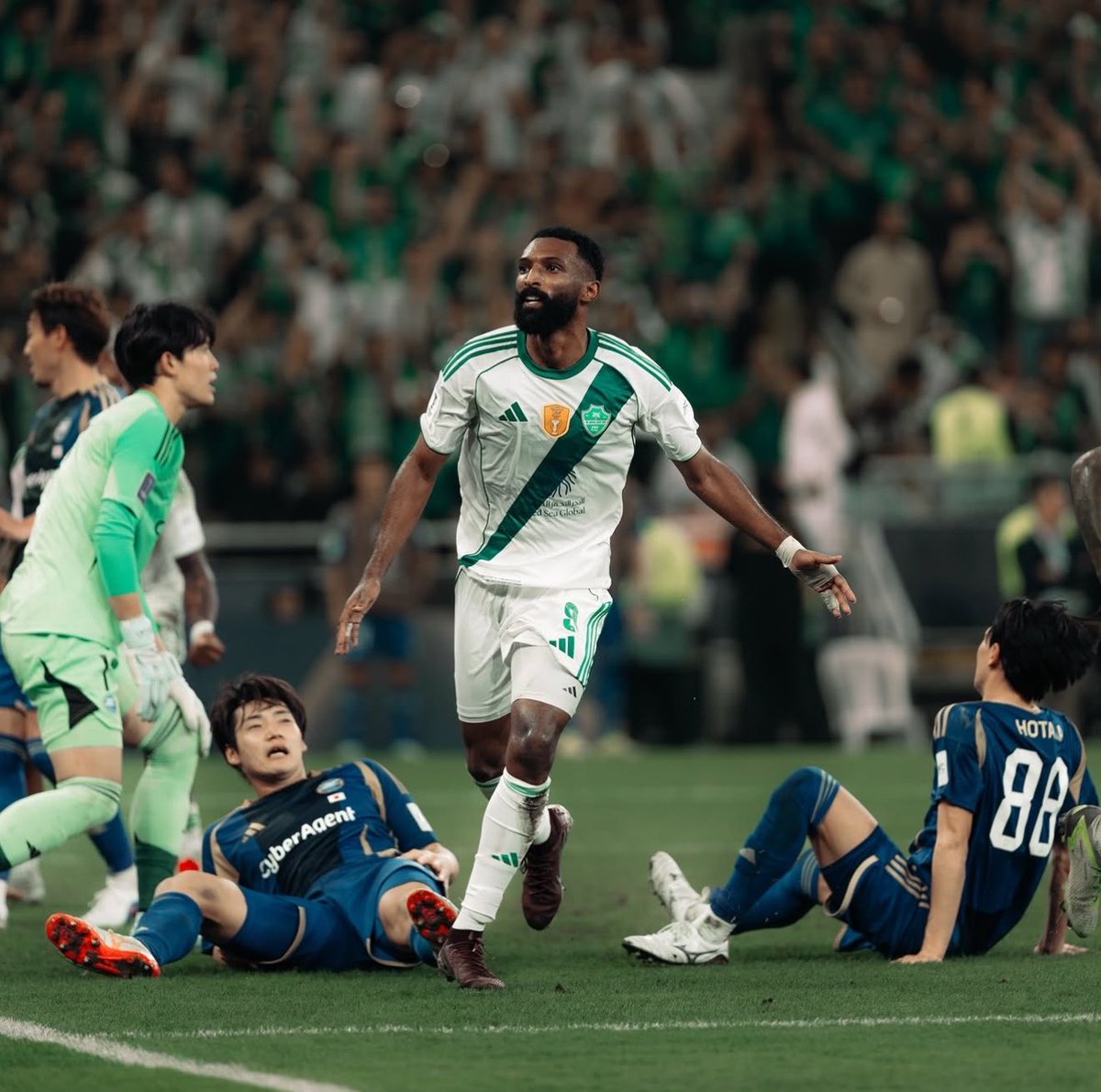 AhliStat's tweet photo. ⚽️

صاحب أول هدف لـ #الأهلي في دوري أبطال آسيا هو خالد أبو راس في مرمى أيست بنغال الهندي نسخة 1985-86

صاحب أخر هدف لـ #الأهلي في دوري أبطال آسيا هو فراس البريكان في مرمى ماتشيدا الياباني في المٌباراة النهائية في النسخة الماضية 2026

#Ahlistat https://t.co/jLb0tEO2Sw